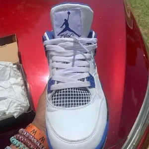selling these jordan’s 4’s anybody tryna get em? The Air Jordan 4  main image 4